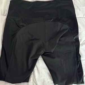 Lululemon Black Leggings. Shiny Black Decal down side